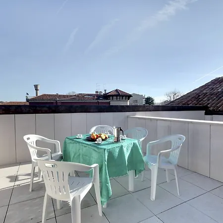 La Fontaine Aparthotel 4*